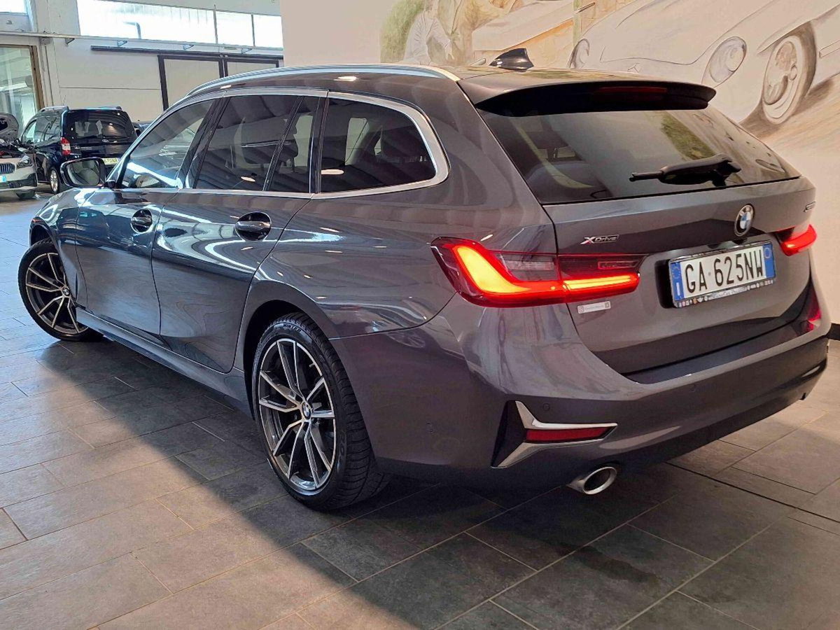 BMW Serie 3 Touring 320d xDrive  Luxury (5)