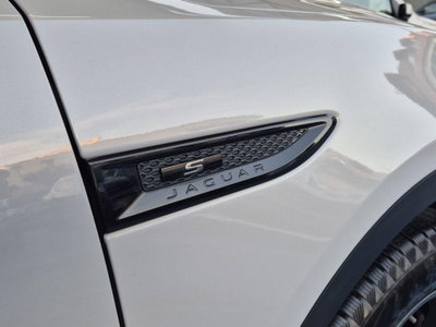 Jaguar E-Pace 2.0D 150 CV AWD aut. R-Dynamic (11)