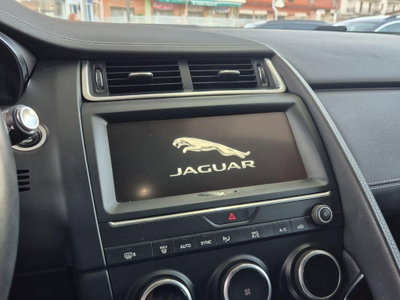 Jaguar E-Pace 2.0D 150 CV AWD aut. R-Dynamic (12)