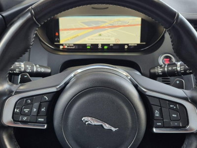 Jaguar E-Pace 2.0D 150 CV AWD aut. R-Dynamic (2)