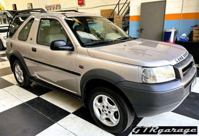 Land Rover Freelander 2.0 Td4 16V cat 3p. Hardback (3)