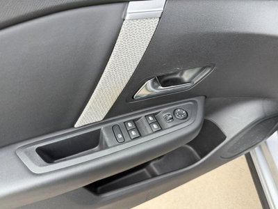 Citroen C4 PureTech 130 S&S Shine (11)