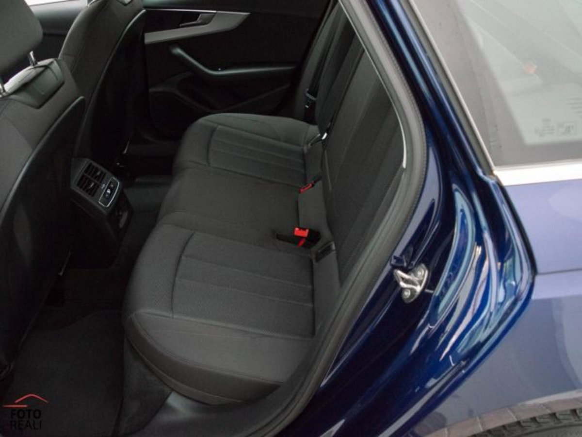 Audi A4 Avant 40 2.0 tdi mhev Business Advanced quattro 204cv s-tronic (11)