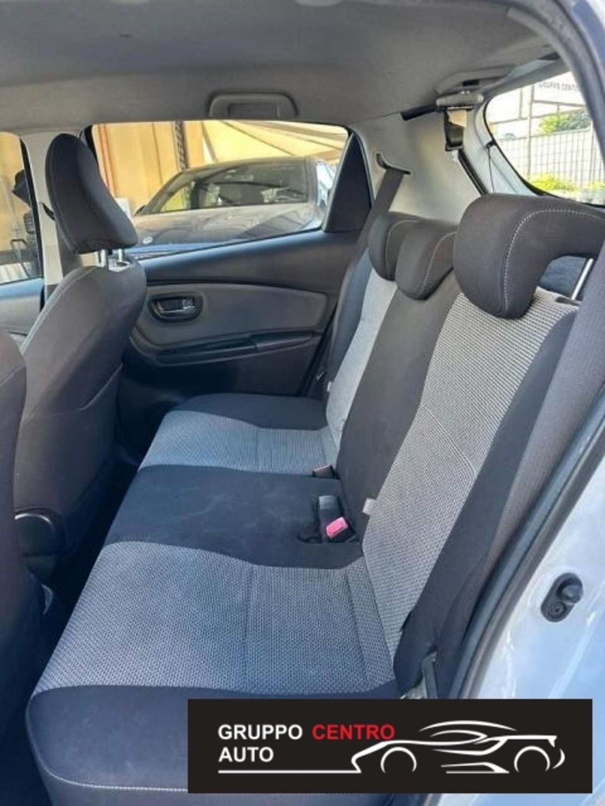 Toyota Yaris 1.5 Hybrid 5 porte Active (13)