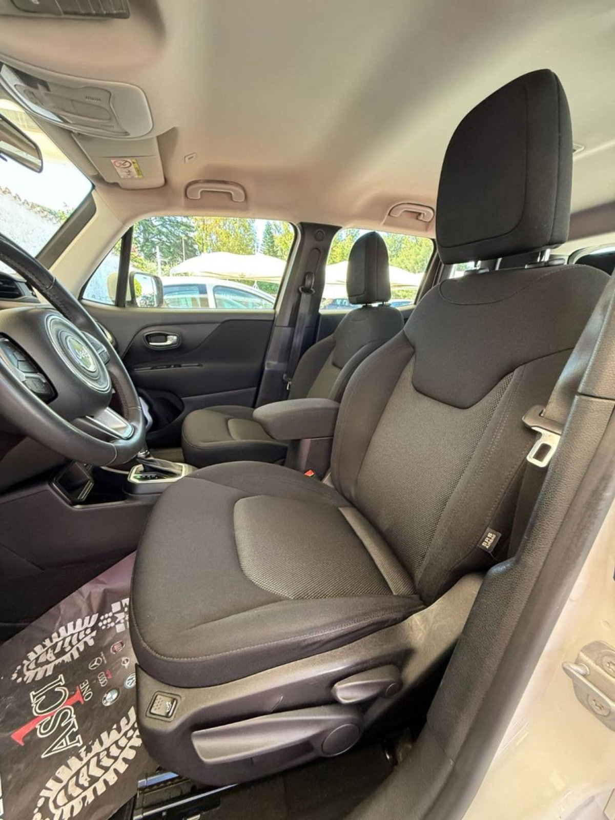 Jeep Renegade 1.6 Mjt DDCT 120 CV S (5)