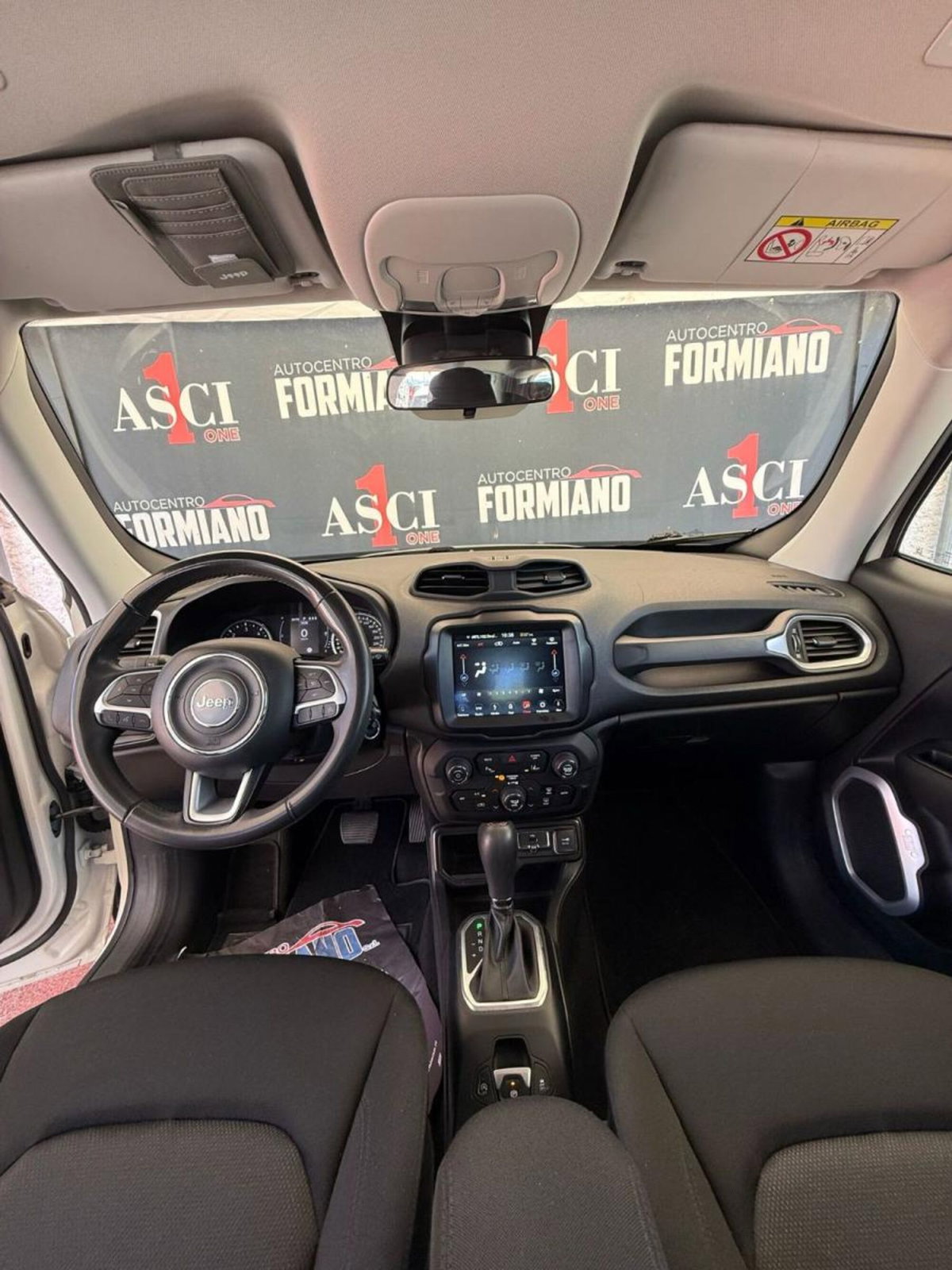 Jeep Renegade 1.6 Mjt DDCT 120 CV S (7)