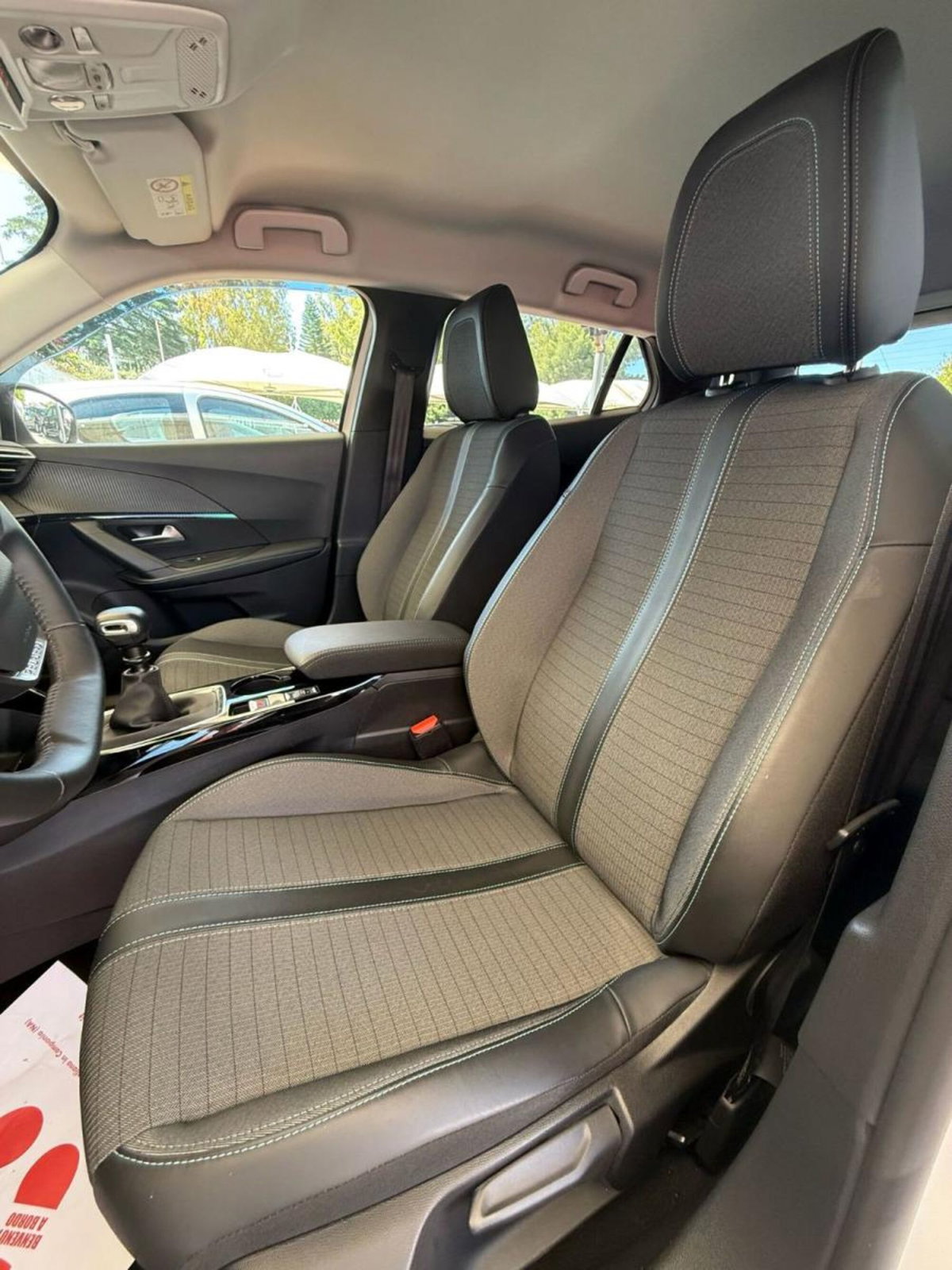 Peugeot 2008 PureTech 100 S&S Active (6)