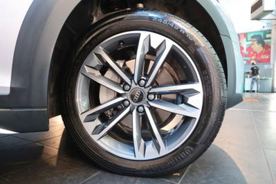 Audi A4 Allroad Allroad 40 2.0 tdi mhev Identity Contrast quattro 204cv s-tronic (6)