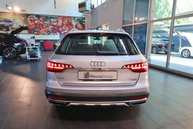 Audi A4 Allroad Allroad 40 2.0 tdi mhev Identity Contrast quattro 204cv s-tronic (9)