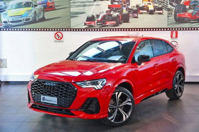 Audi Q3 Sportback 35 2.0 tdi Identity Black s-tronic