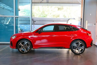 Audi Q3 Sportback 35 2.0 tdi Identity Black s-tronic (3)