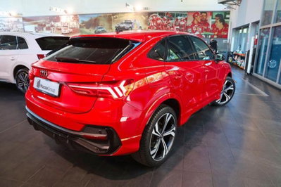 Audi Q3 Sportback 35 2.0 tdi Identity Black s-tronic (9)