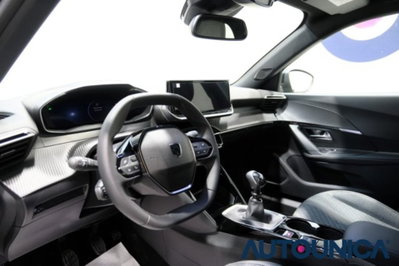 Peugeot 2008 PureTech 100 S&S Allure (5)