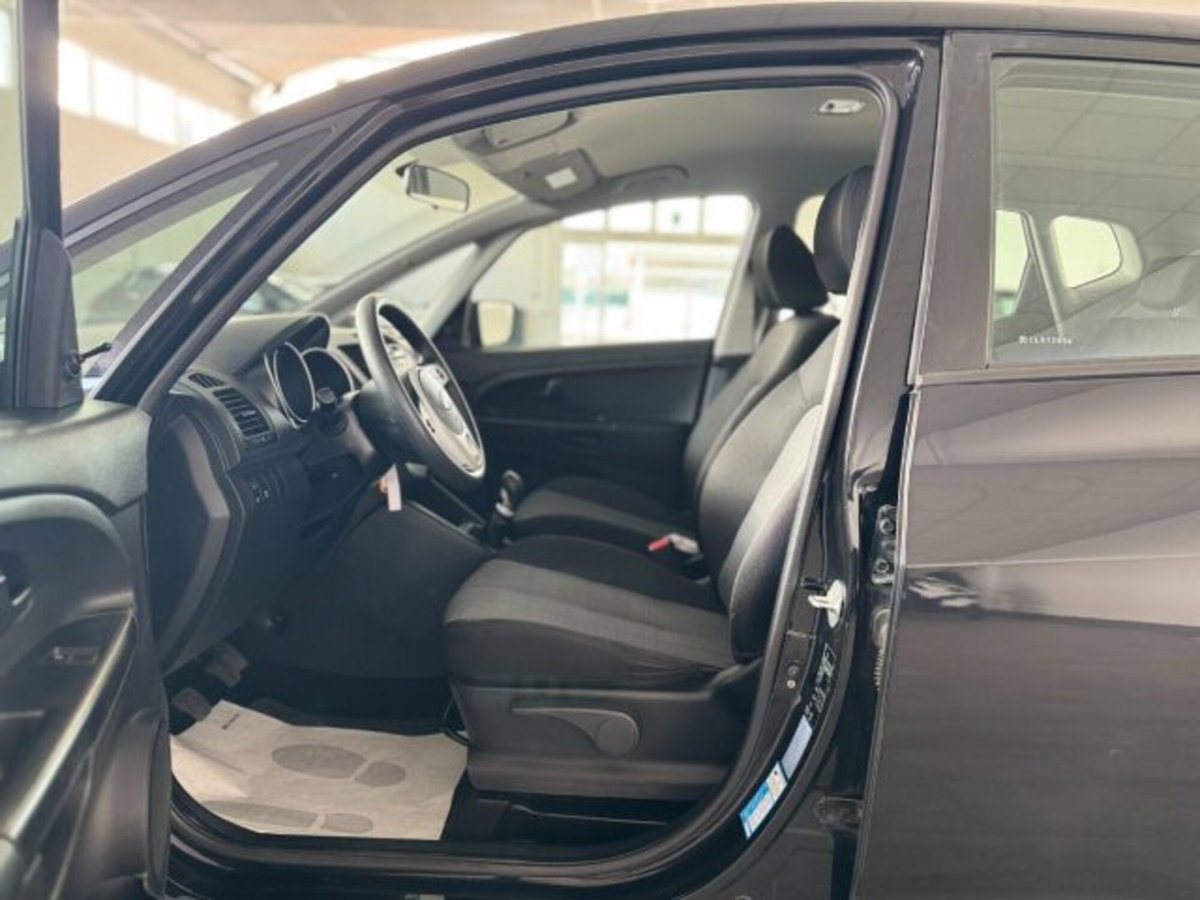 Kia Venga 1.4 CRDi 90CV Cool (9)