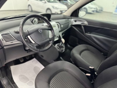 Lancia Ypsilon 1.2 Platino (11)