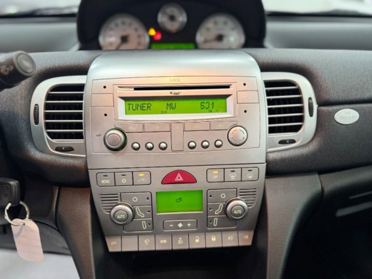 Lancia Ypsilon 1.2 Platino (15)