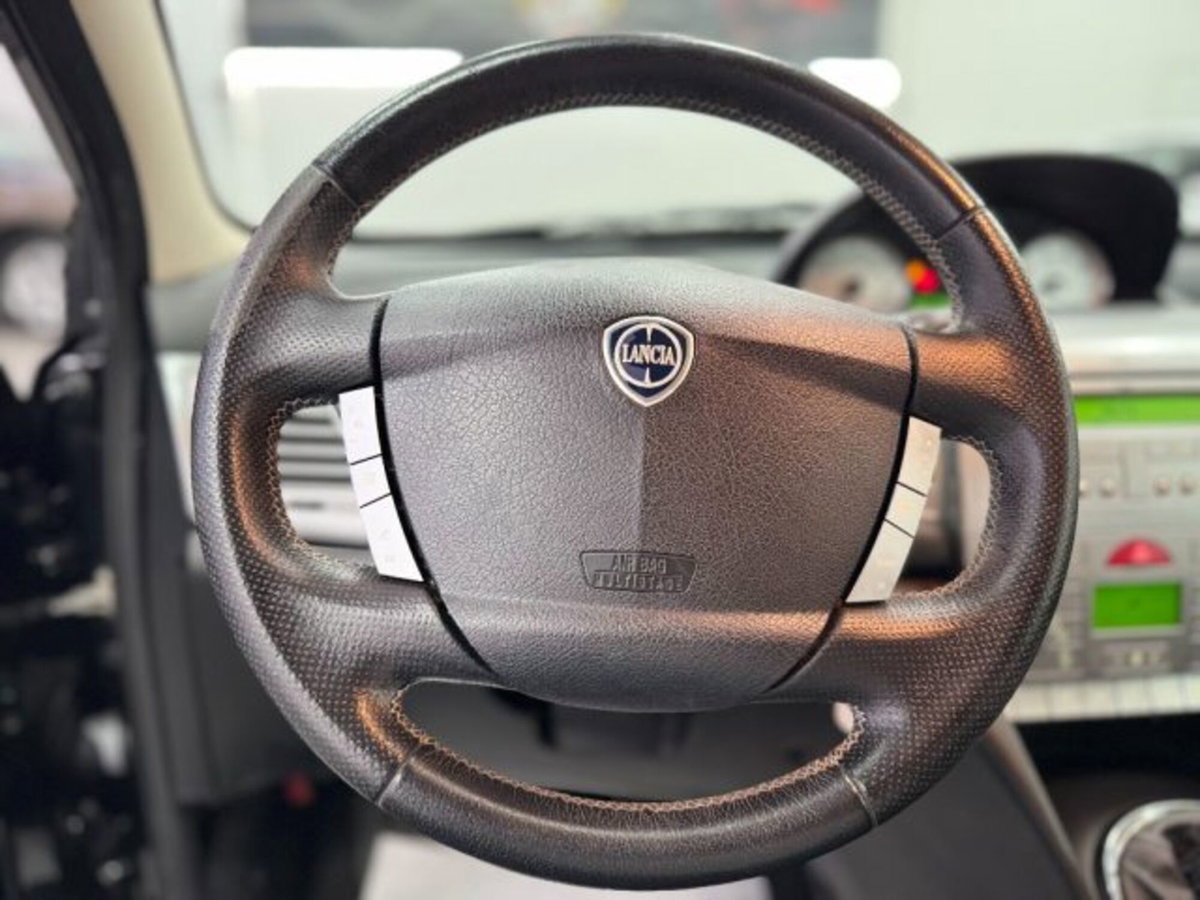 Lancia Ypsilon 1.2 Platino (17)