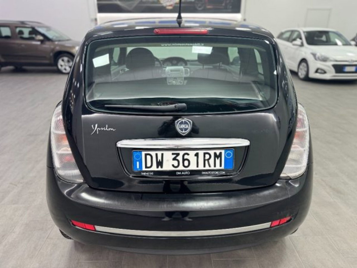 Lancia Ypsilon 1.2 Platino (6)