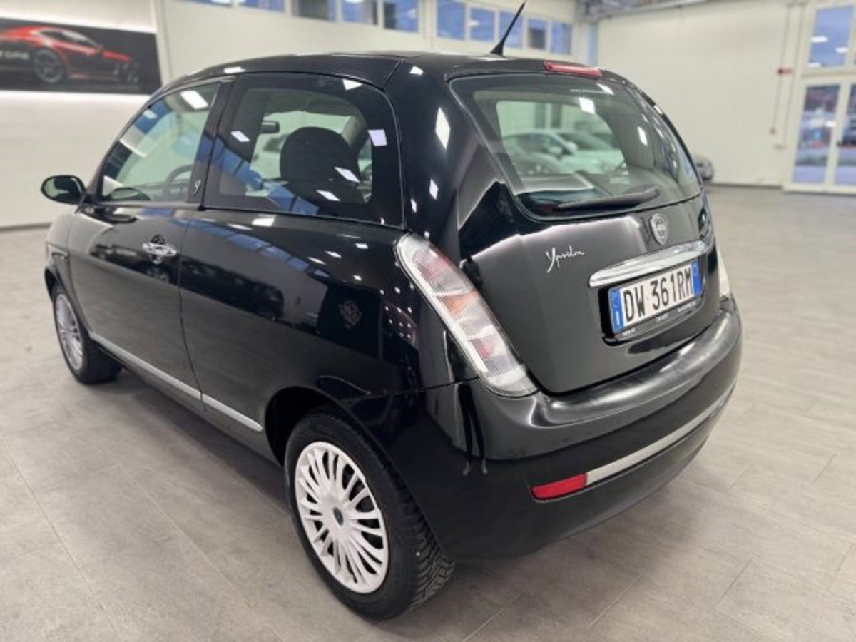 Lancia Ypsilon 1.2 Platino (7)
