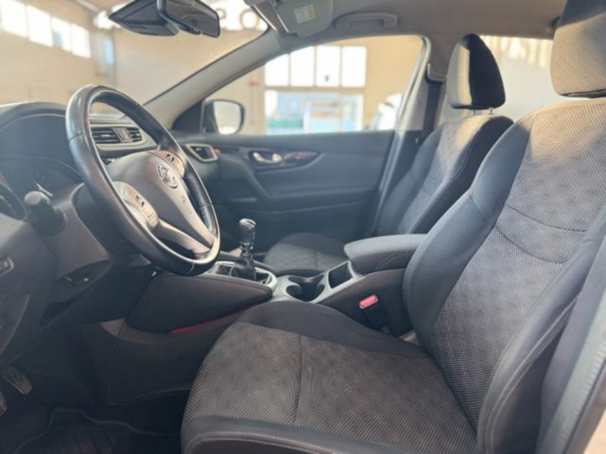 Nissan Qashqai 1.2 DIG-T Acenta (10)