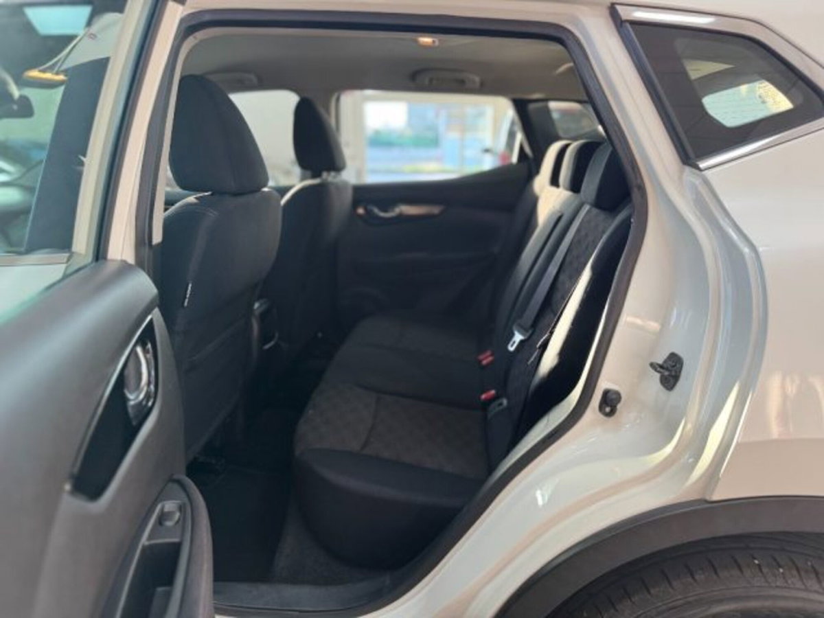 Nissan Qashqai 1.2 DIG-T Acenta (11)