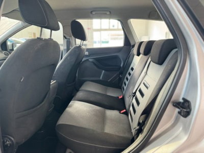 Ford Focus Station Wagon 1.6 TDCi (90CV) SW Tit. (14)