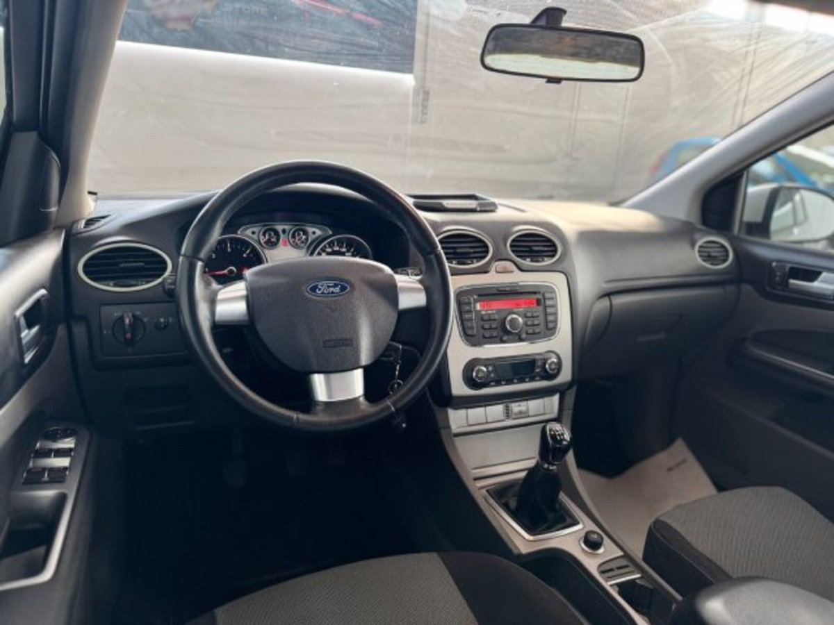 Ford Focus Station Wagon 1.6 TDCi (90CV) SW Tit. (17)