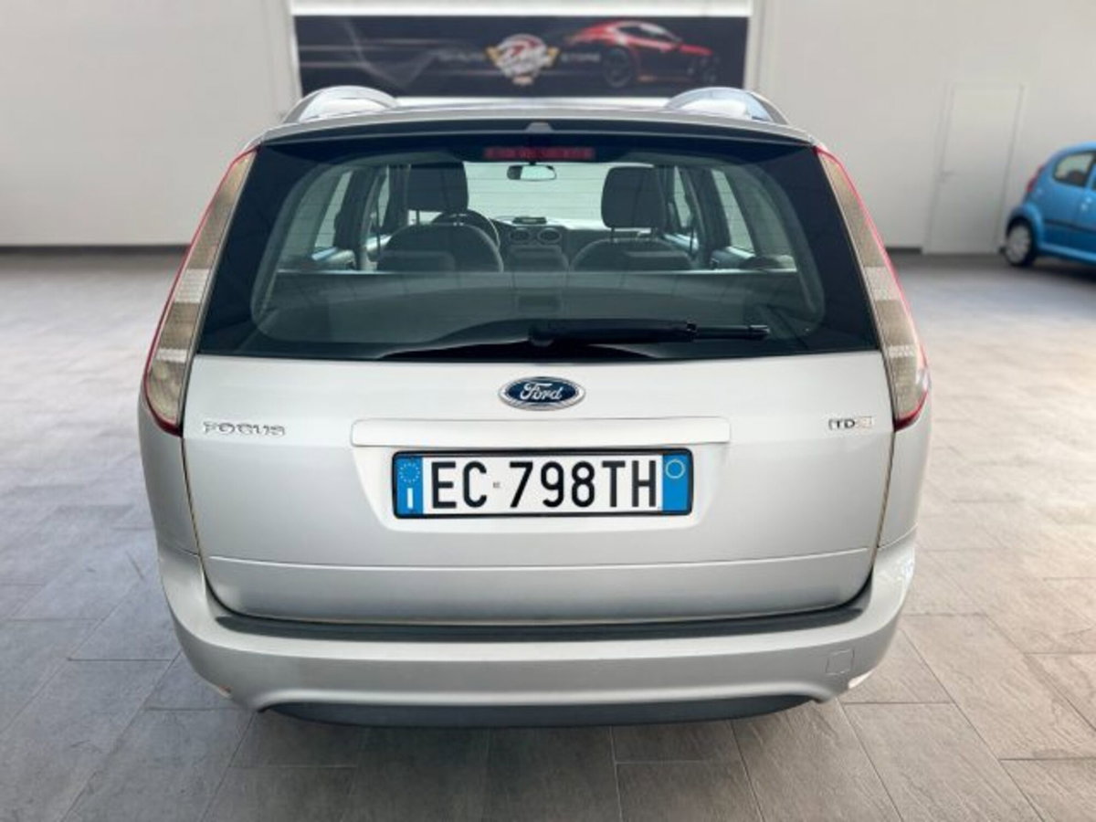 Ford Focus Station Wagon 1.6 TDCi (90CV) SW Tit. (6)