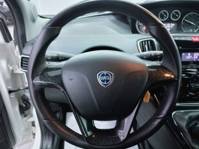 Lancia Ypsilon 1.2 69 CV 5 porte Gold (17)