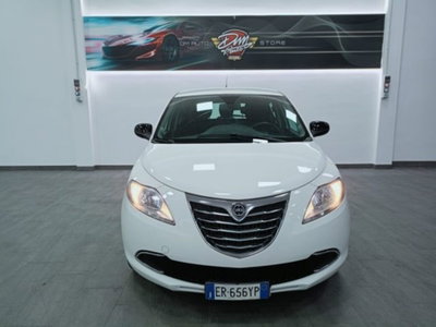 Lancia Ypsilon 1.2 69 CV 5 porte Gold (3)