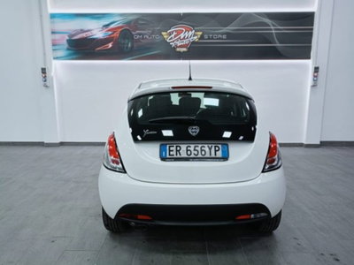 Lancia Ypsilon 1.2 69 CV 5 porte Gold (7)