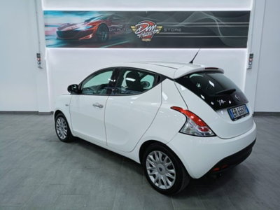 Lancia Ypsilon 1.2 69 CV 5 porte Gold (8)