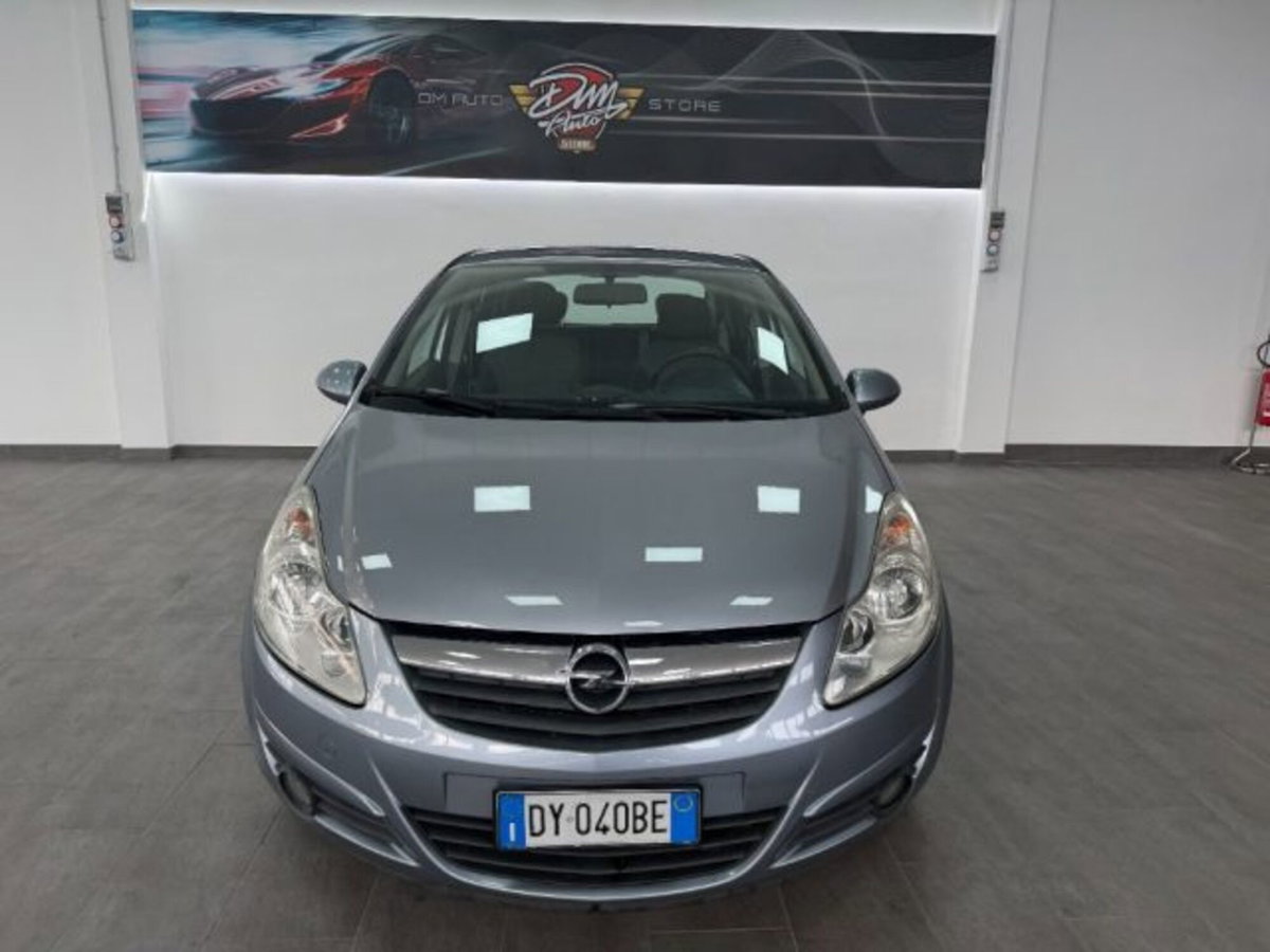 Opel Corsa 1.2 5 porte Cosmo (2)