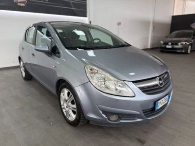 Opel Corsa 1.2 5 porte Cosmo (3)