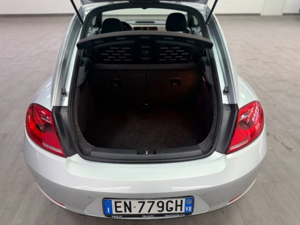 Volkswagen Maggiolino 1.6 TDI Design (14)