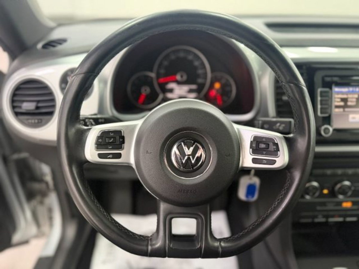 Volkswagen Maggiolino 1.6 TDI Design (19)