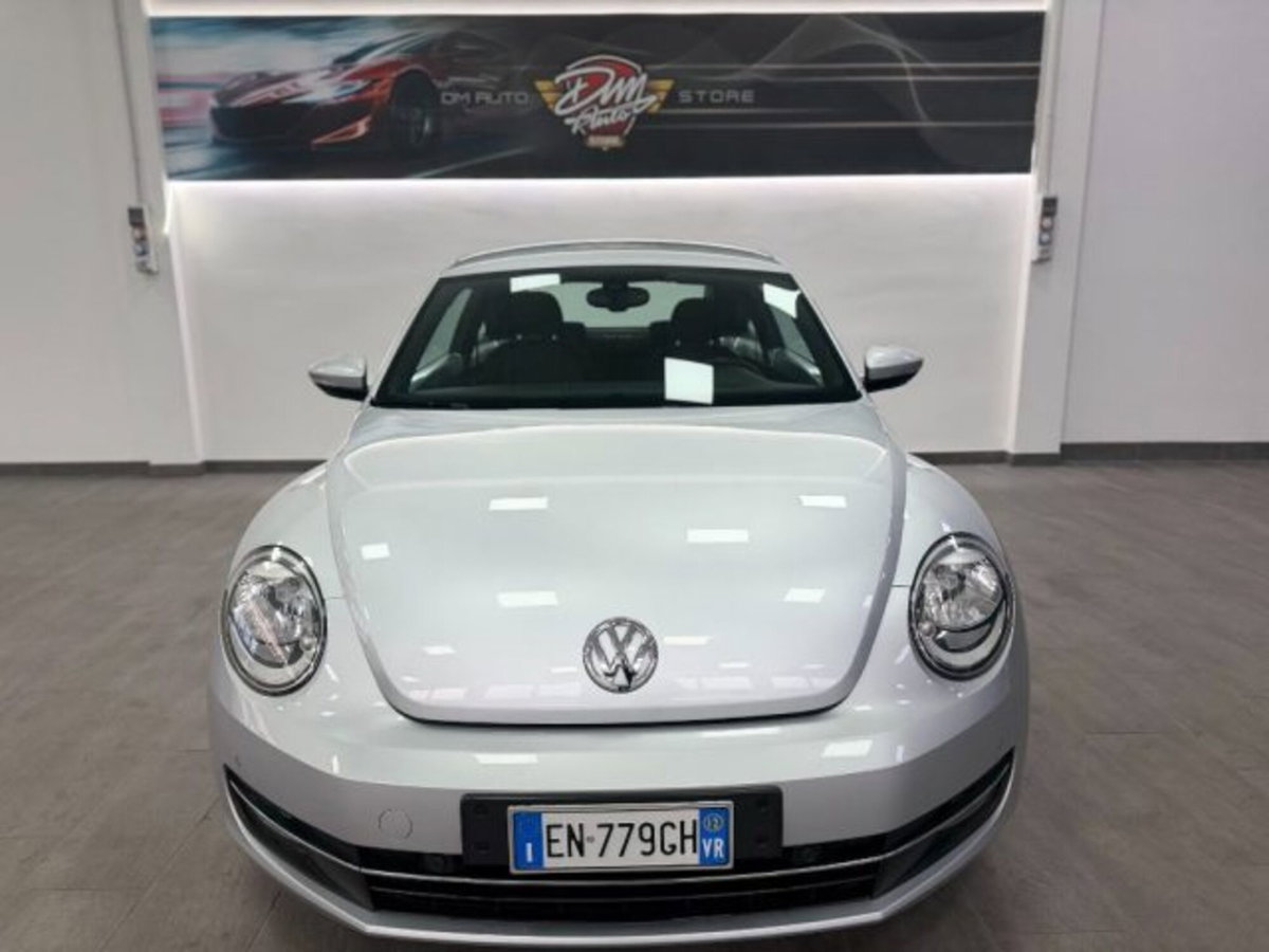 Volkswagen Maggiolino 1.6 TDI Design (2)