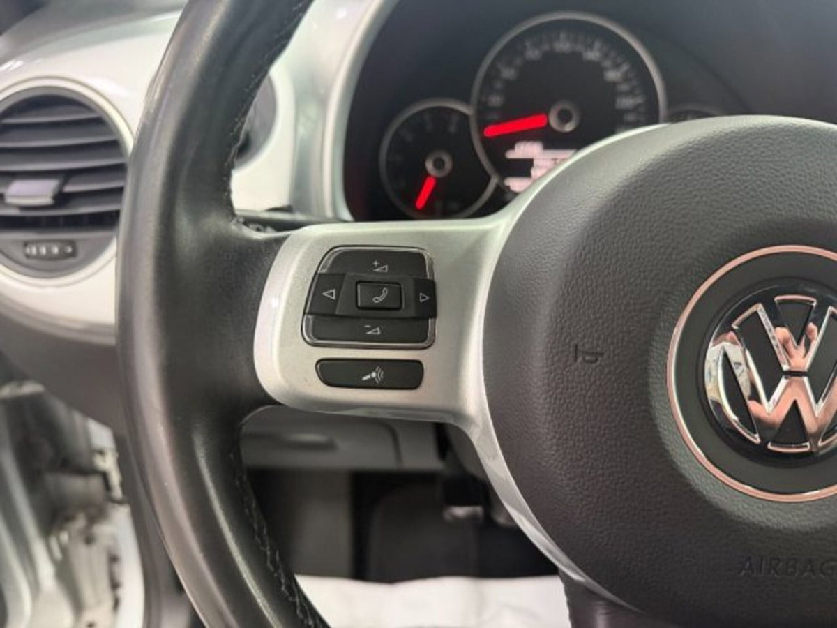 Volkswagen Maggiolino 1.6 TDI Design (20)