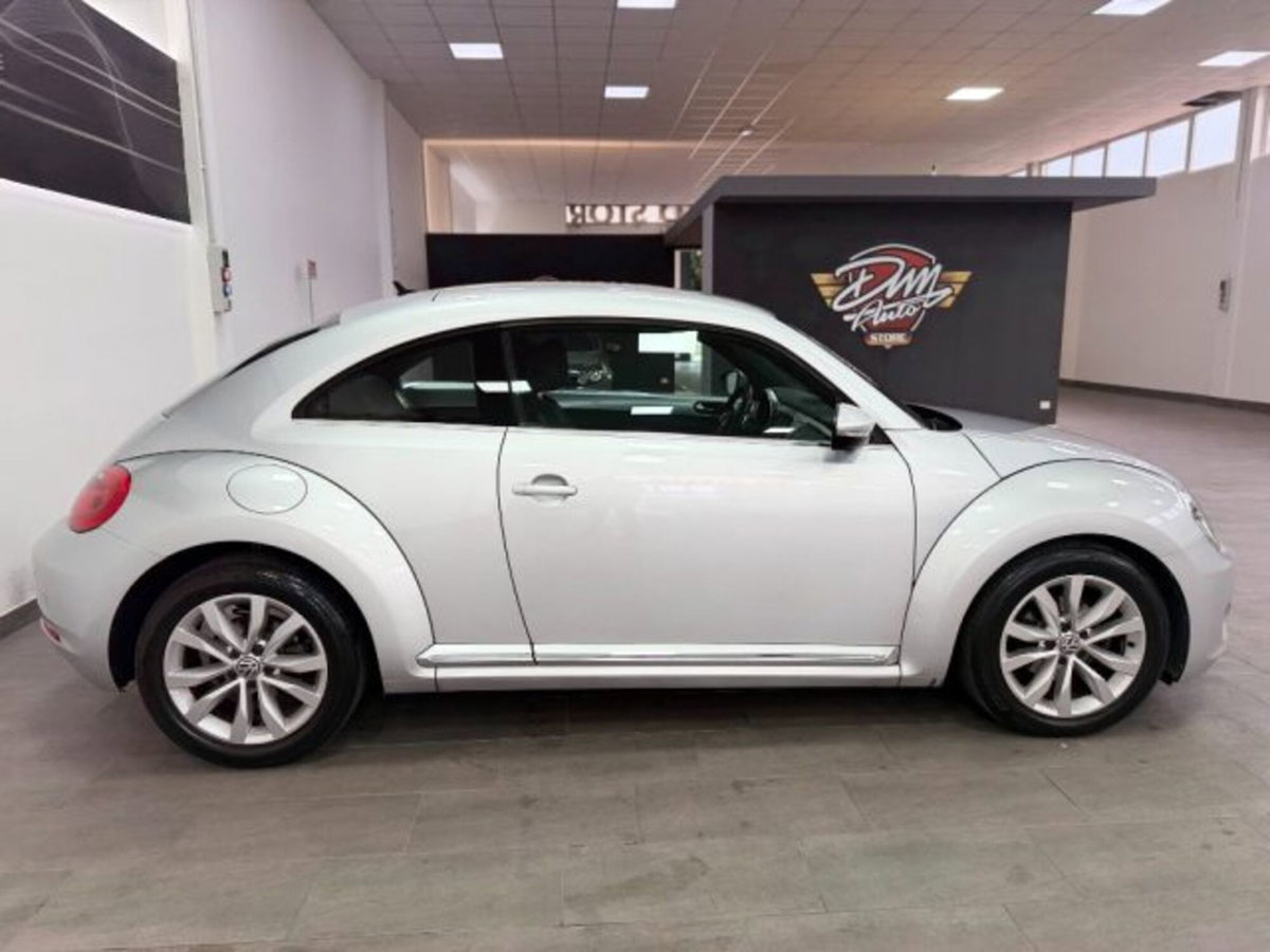 Volkswagen Maggiolino 1.6 TDI Design (4)