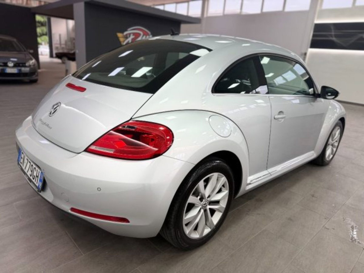 Volkswagen Maggiolino 1.6 TDI Design (5)