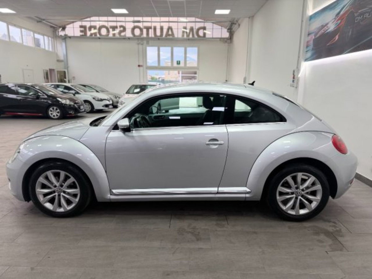 Volkswagen Maggiolino 1.6 TDI Design (7)