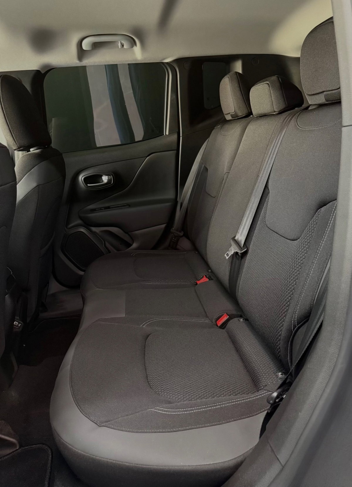 Jeep Renegade 1.6 Mjt 130 CV Limited (17)