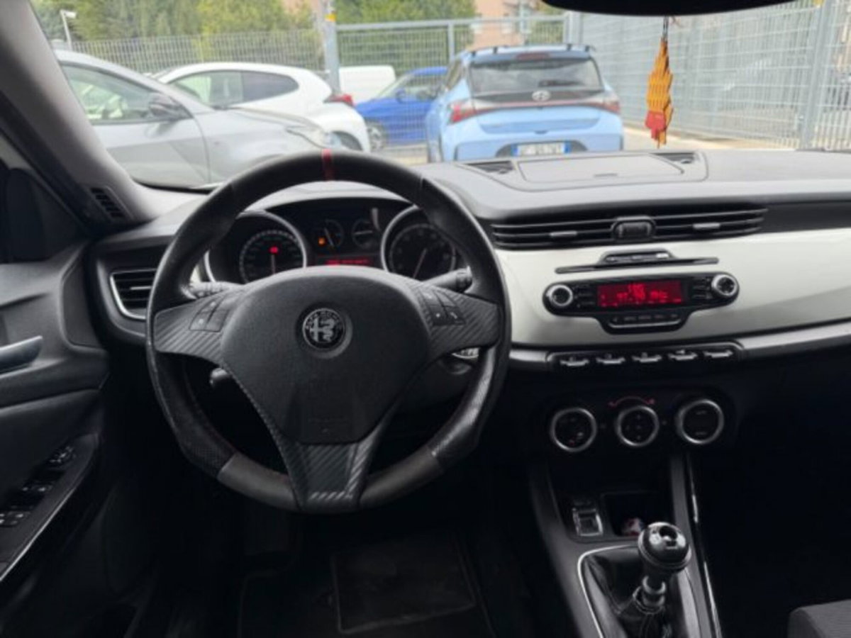 Alfa Romeo Giulietta 1.4 Turbo Distinctive 120cv (13)