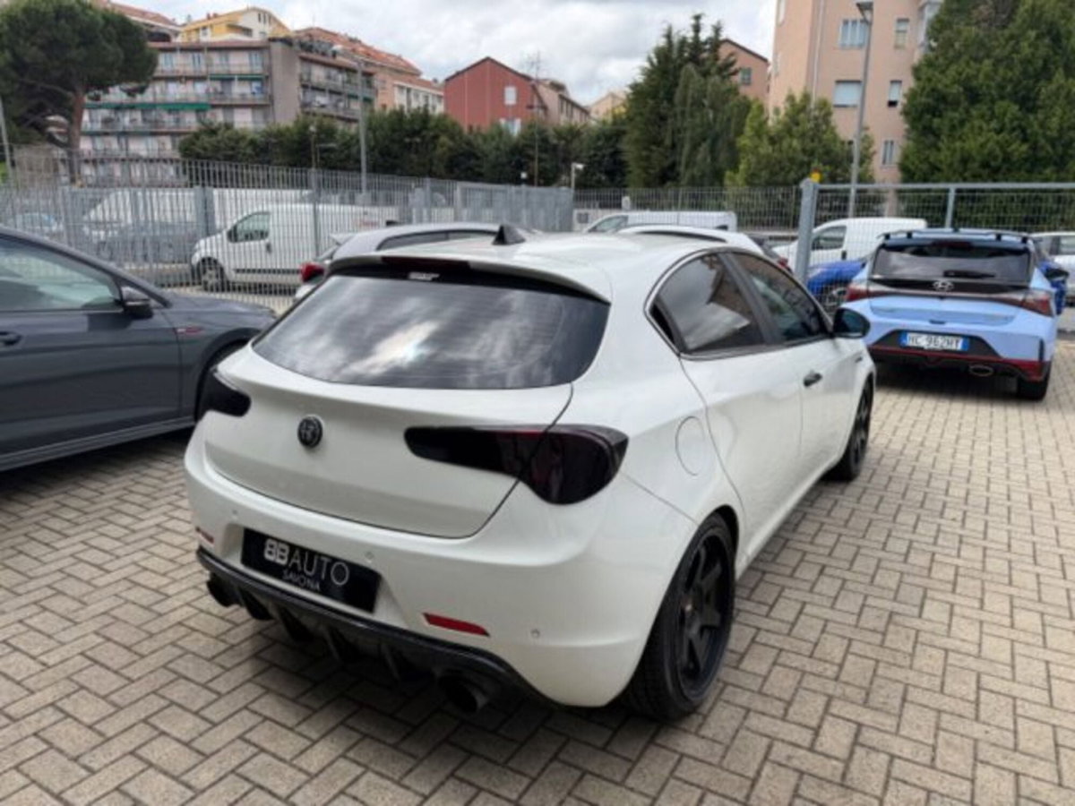 Alfa Romeo Giulietta 1.4 Turbo Distinctive 120cv (6)
