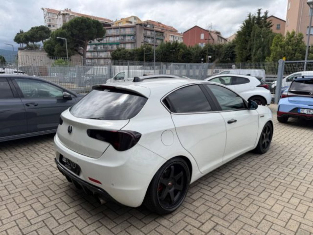 Alfa Romeo Giulietta 1.4 Turbo Distinctive 120cv (7)
