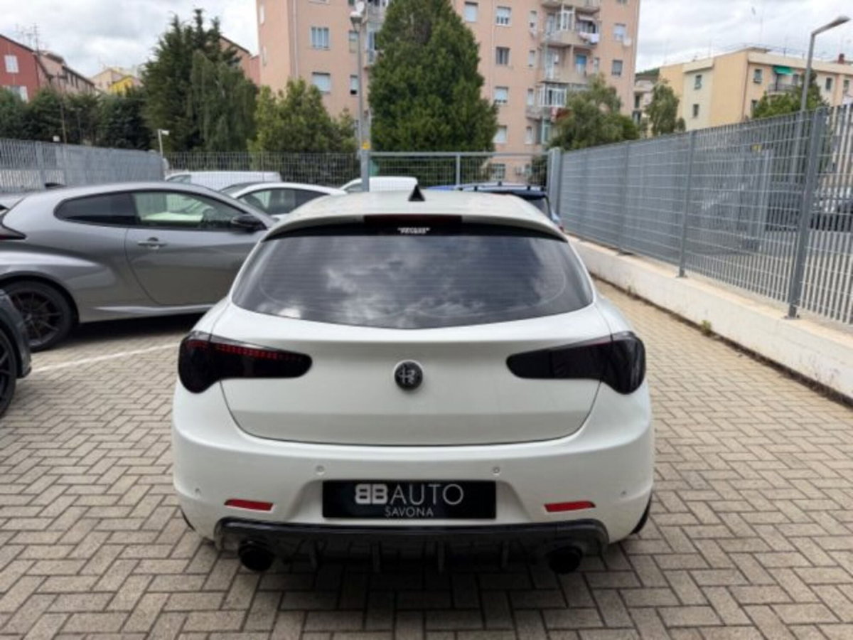 Alfa Romeo Giulietta 1.4 Turbo Distinctive 120cv (8)