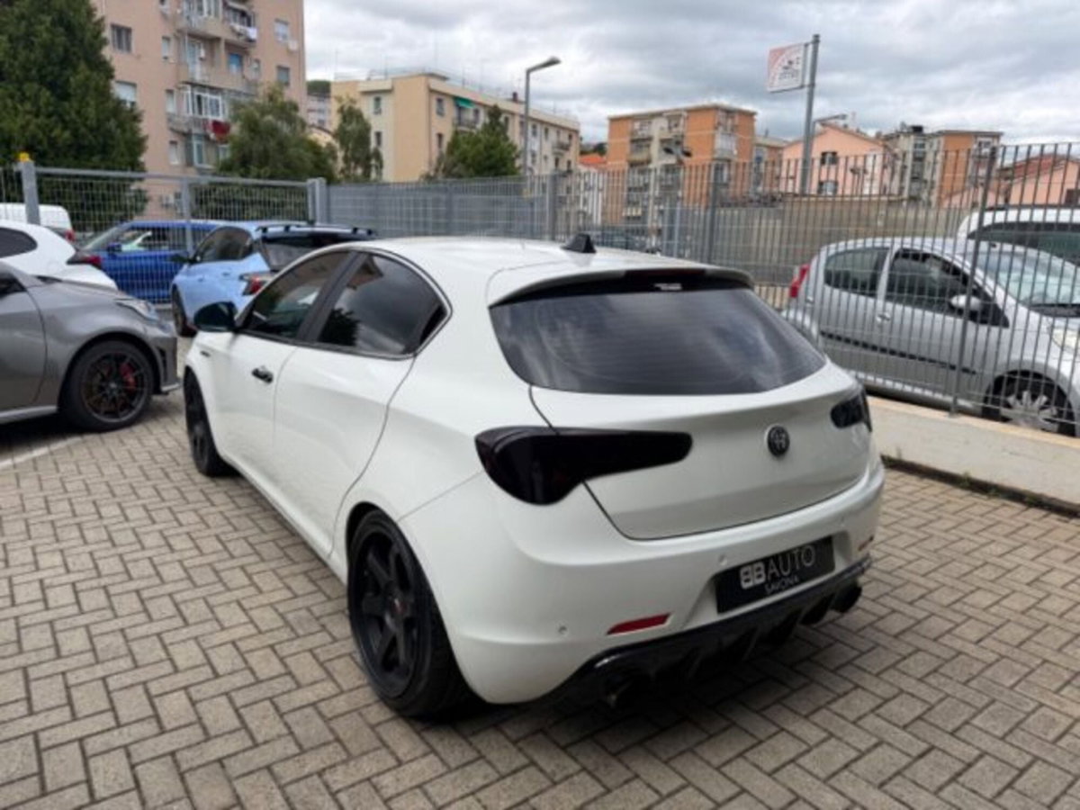 Alfa Romeo Giulietta 1.4 Turbo Distinctive 120cv (9)