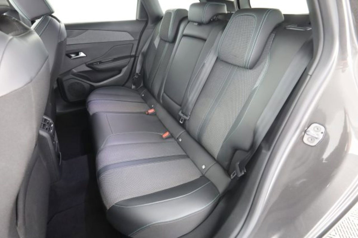 Peugeot 308 SW BlueHDi 130 S&S EAT8 Allure Pack (3)
