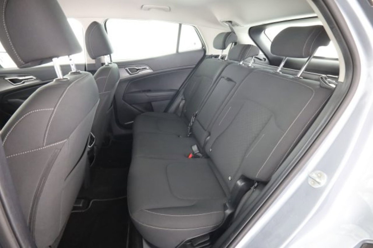 Kia Sportage 1.6 crdi mhev Business dct (3)