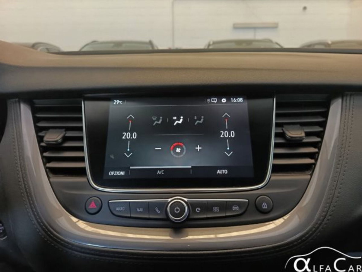 Opel Grandland X 1.6 Hybrid Plug-in aut. AWD Elegance (17)